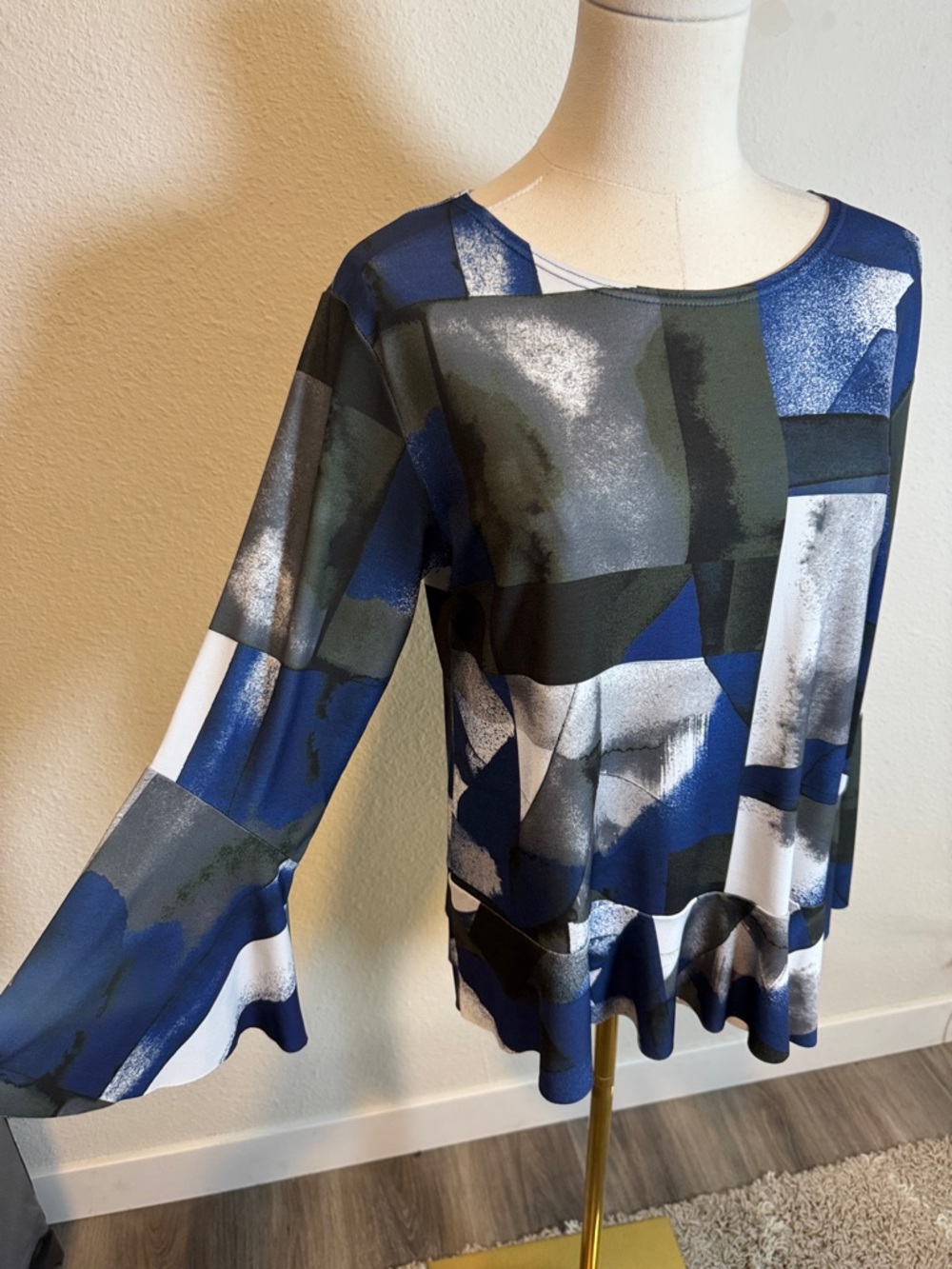 NWT Sympli Nu Peplum Top in Sapphire Shadows Abstract Print size 10 - Picture 2 of 13